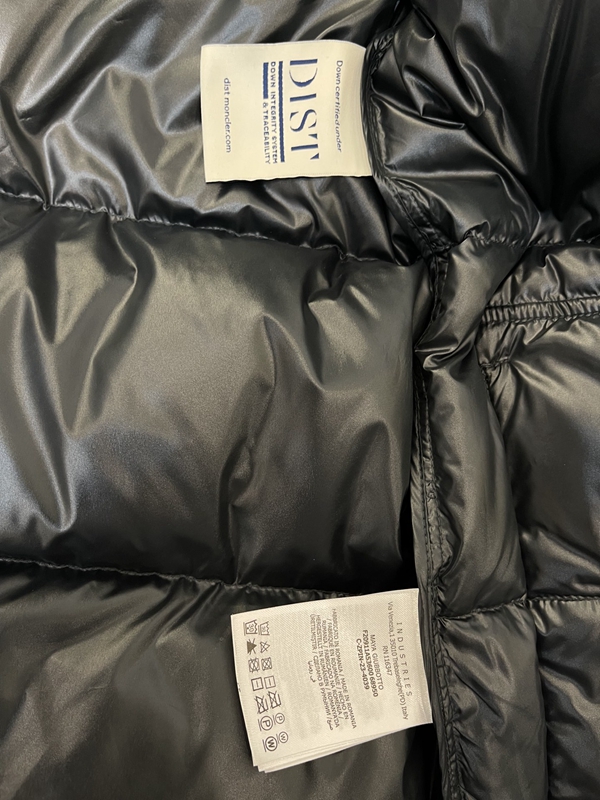 ハイクオリティダウンジャケット角部分ディテール